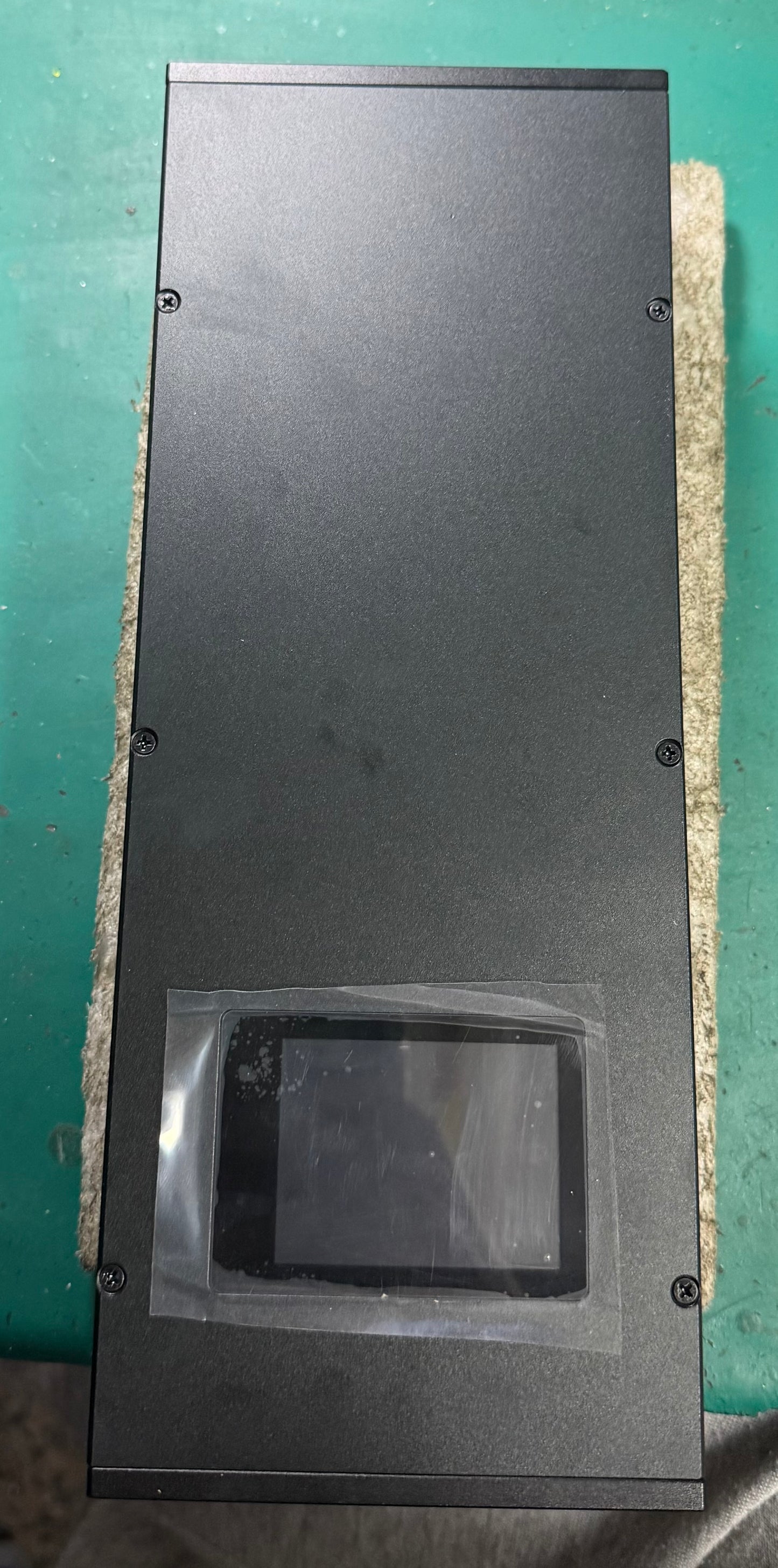 HW Charger R4875G1-O 2.4 inches Touchscreen