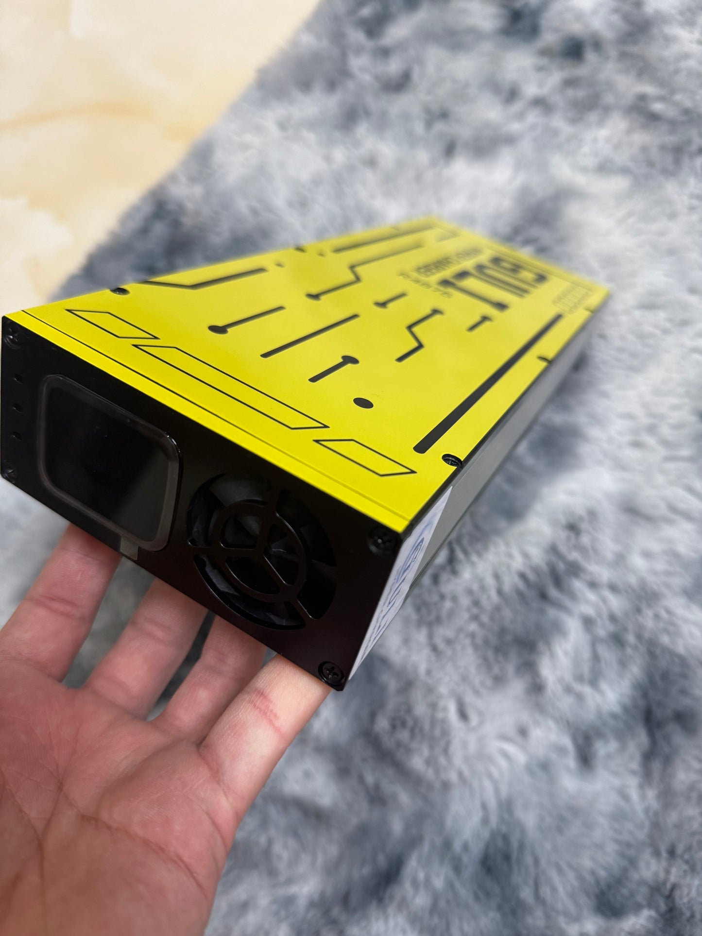 HW Charger R4875G1 Touchscreen