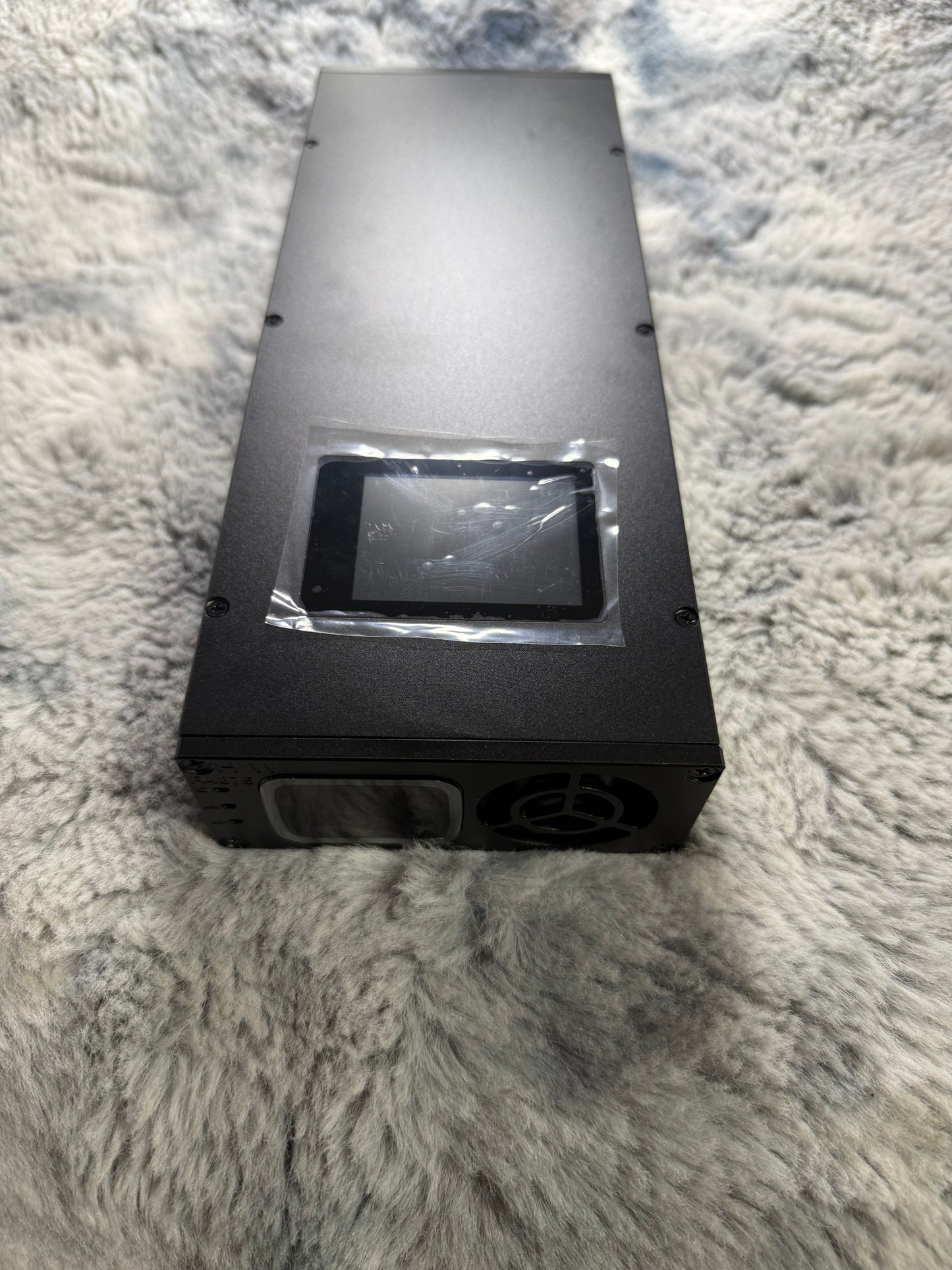 HW Charger R4875G1-T Dual screen display