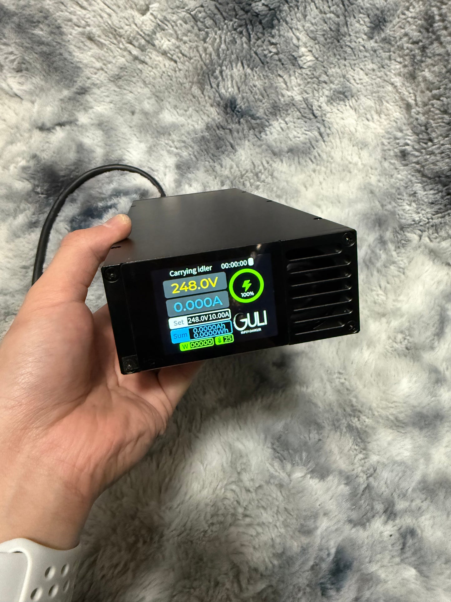 HW Charger R4875G1-Q  Front 2.4 inches Touchscreen