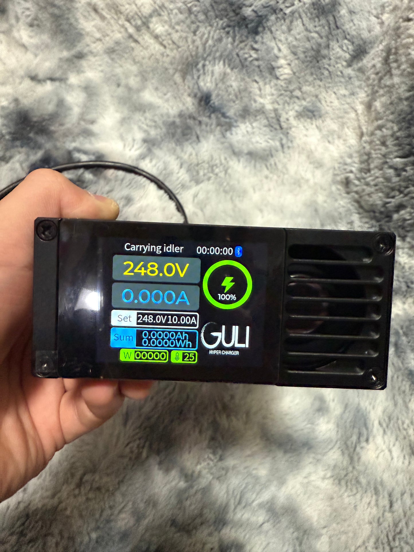 HW Charger R4875G1-Q  Front 2.4 inches Touchscreen