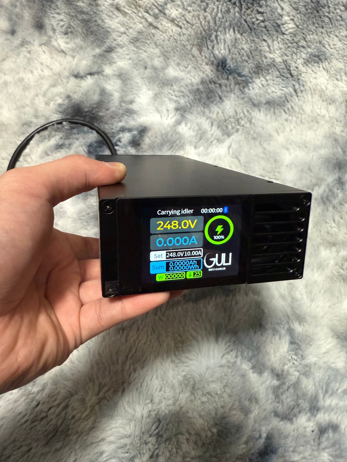 HW Charger R4875G1-Q  Front 2.4 inches Touchscreen