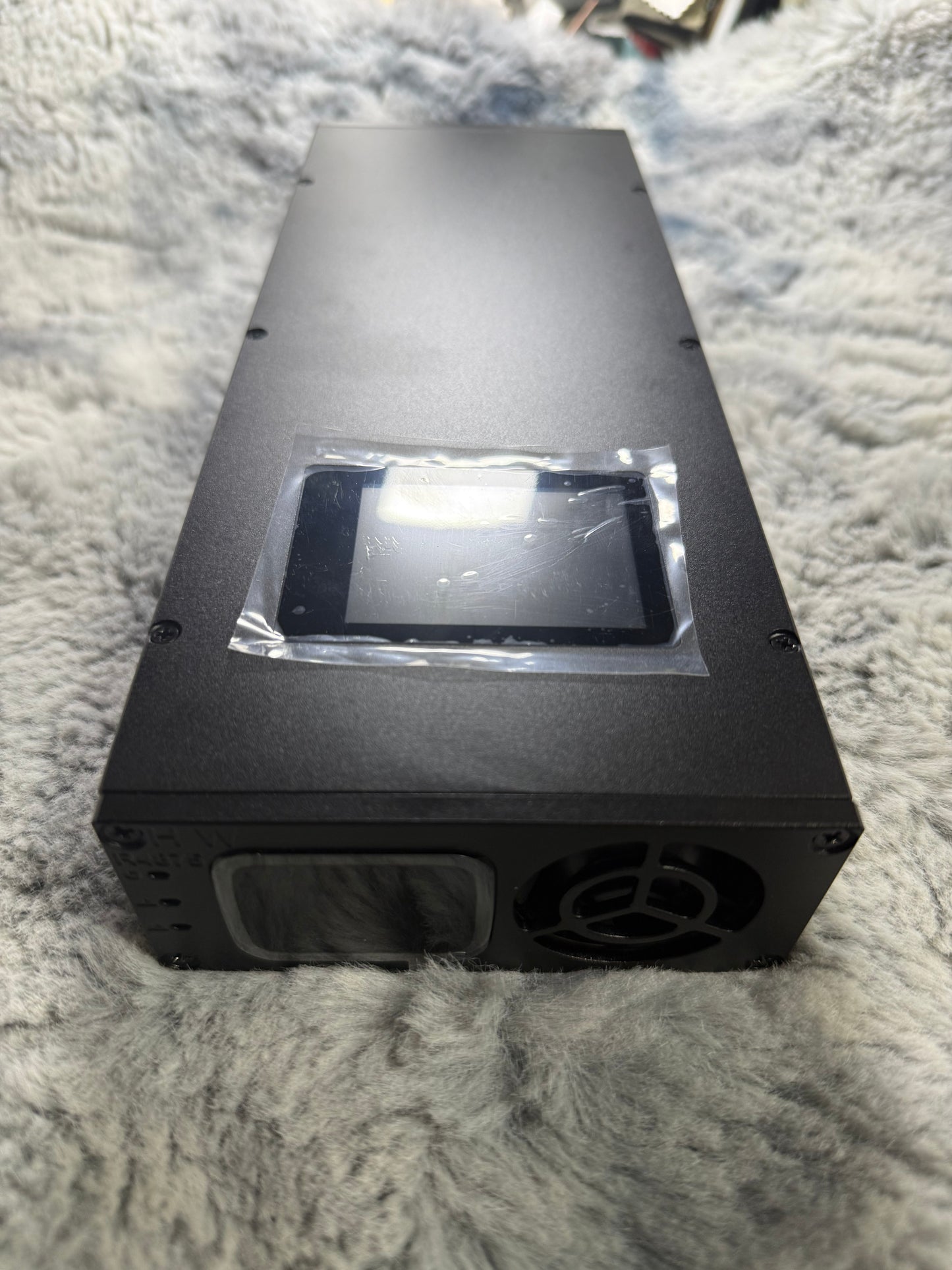 HW Charger R4875G1-T  Dual screen display